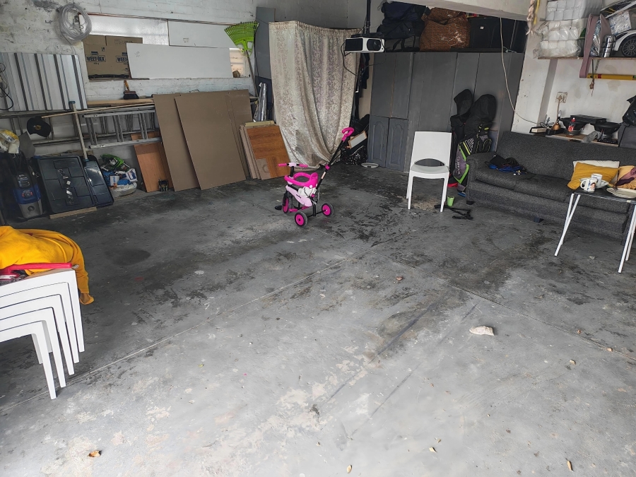 4 Bedroom Property for Sale in Gustrouw Western Cape